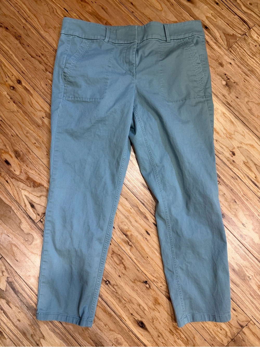LOFT Modern Chino Crop in Sage Green